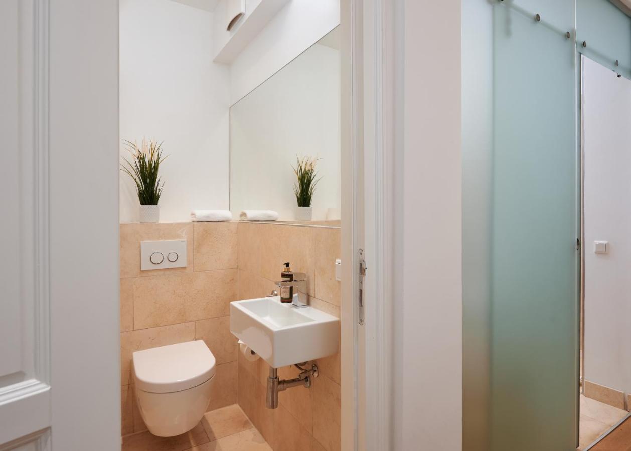 35Qm Deluxe Apartment Suites Im Stil Design Hotel Vosteen Naehe Der Kaiserburg Nuremberg Ngoại thất bức ảnh